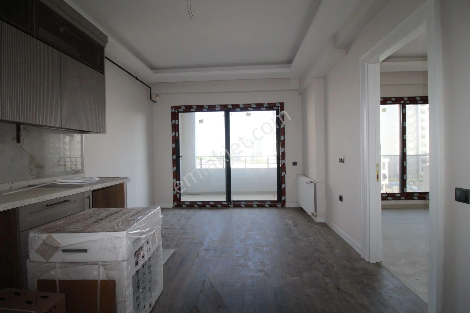 Aslan'dan Mezitli De Havuzlu Site İçi Geniş Peyzajlı Kiralık 1+1 - Görsel 5