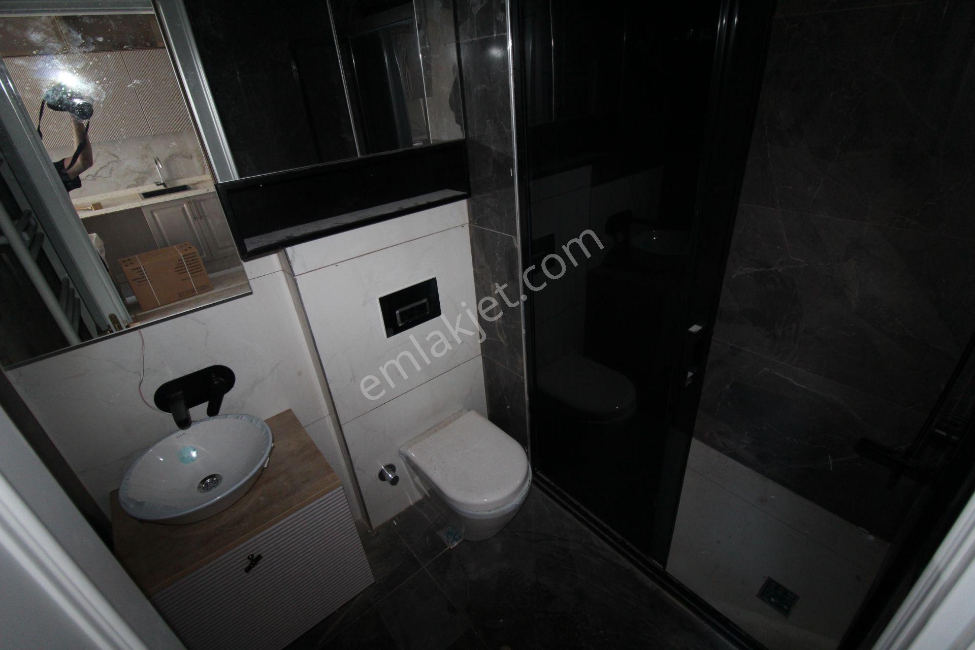 Aslan'dan Mezitli De Havuzlu Site İçi Geniş Peyzajlı Kiralık 1+1 - Görsel 12
