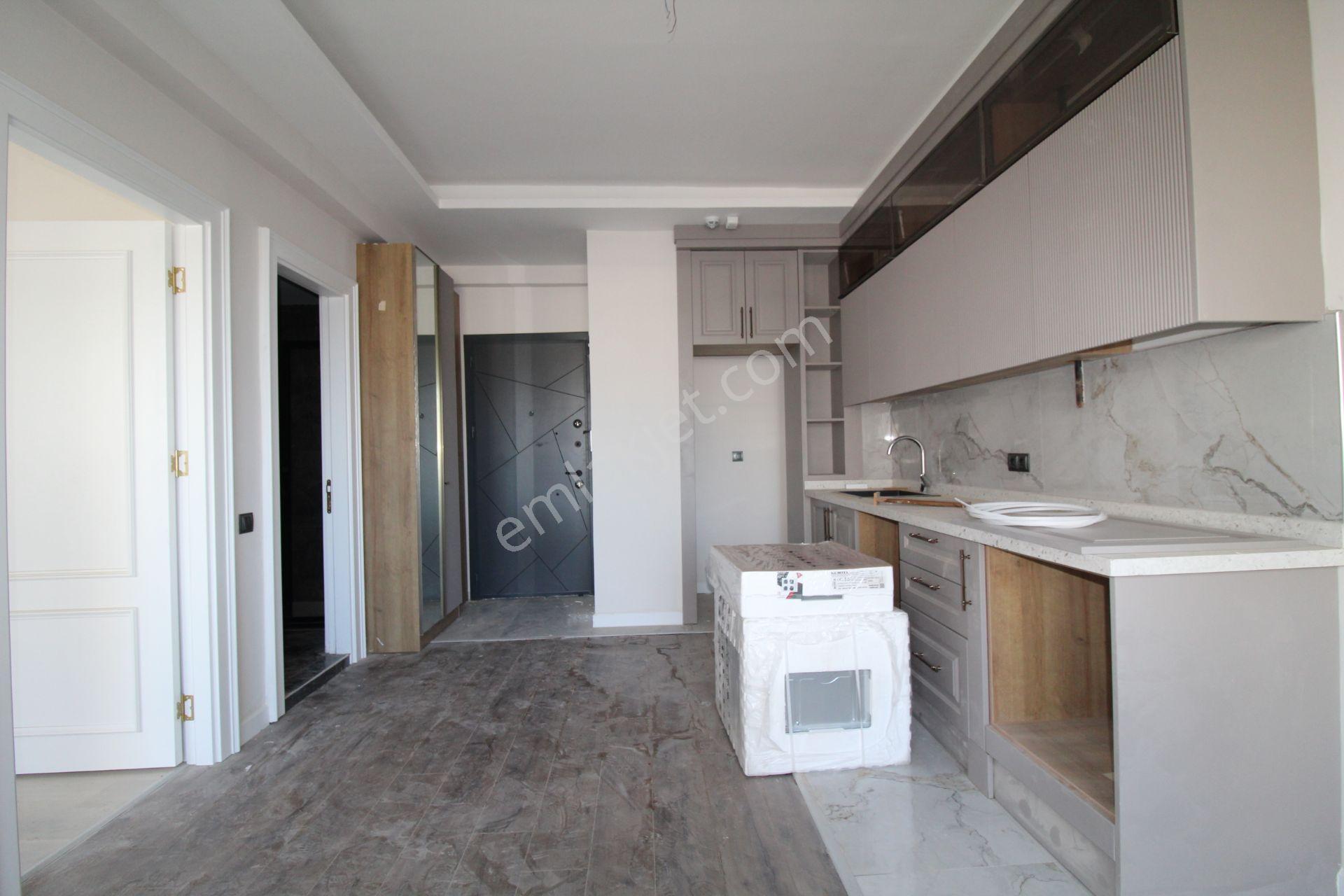 Aslan'dan Mezitli De Havuzlu Site İçi Geniş Peyzajlı Kiralık 1+1