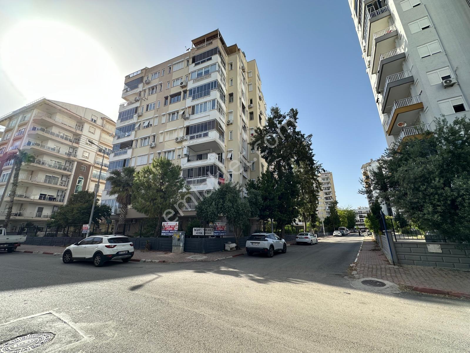 Lara Merkezde Site İçi Mimari Tasarım 3+1 Ara Kat Satılık Daire
