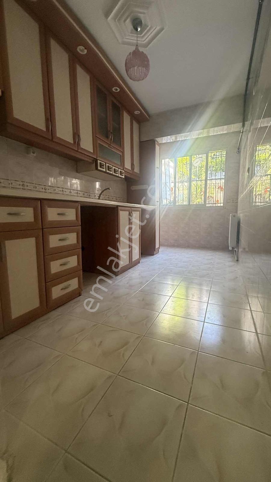 Buca Menderes Mahallesinde Kiralık 2+1 Daire - Görsel 16