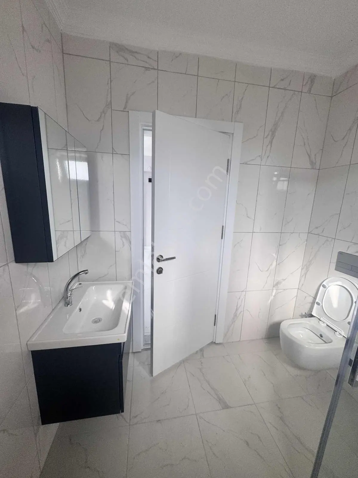 Sancak Emlaktan Yeni Mahallede Orta Kat Kiralık 1+1 - Görsel 5