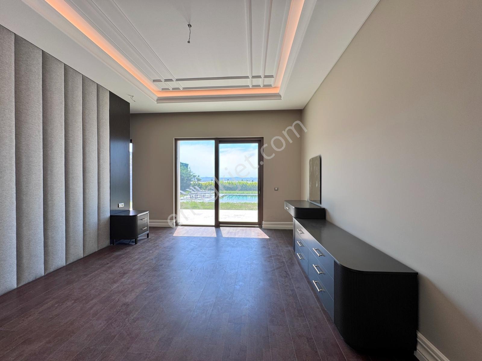 Didem Durukan'dan Göl İstanbul'da Satılık 6+1 Eşyalı Villa - Görsel 28