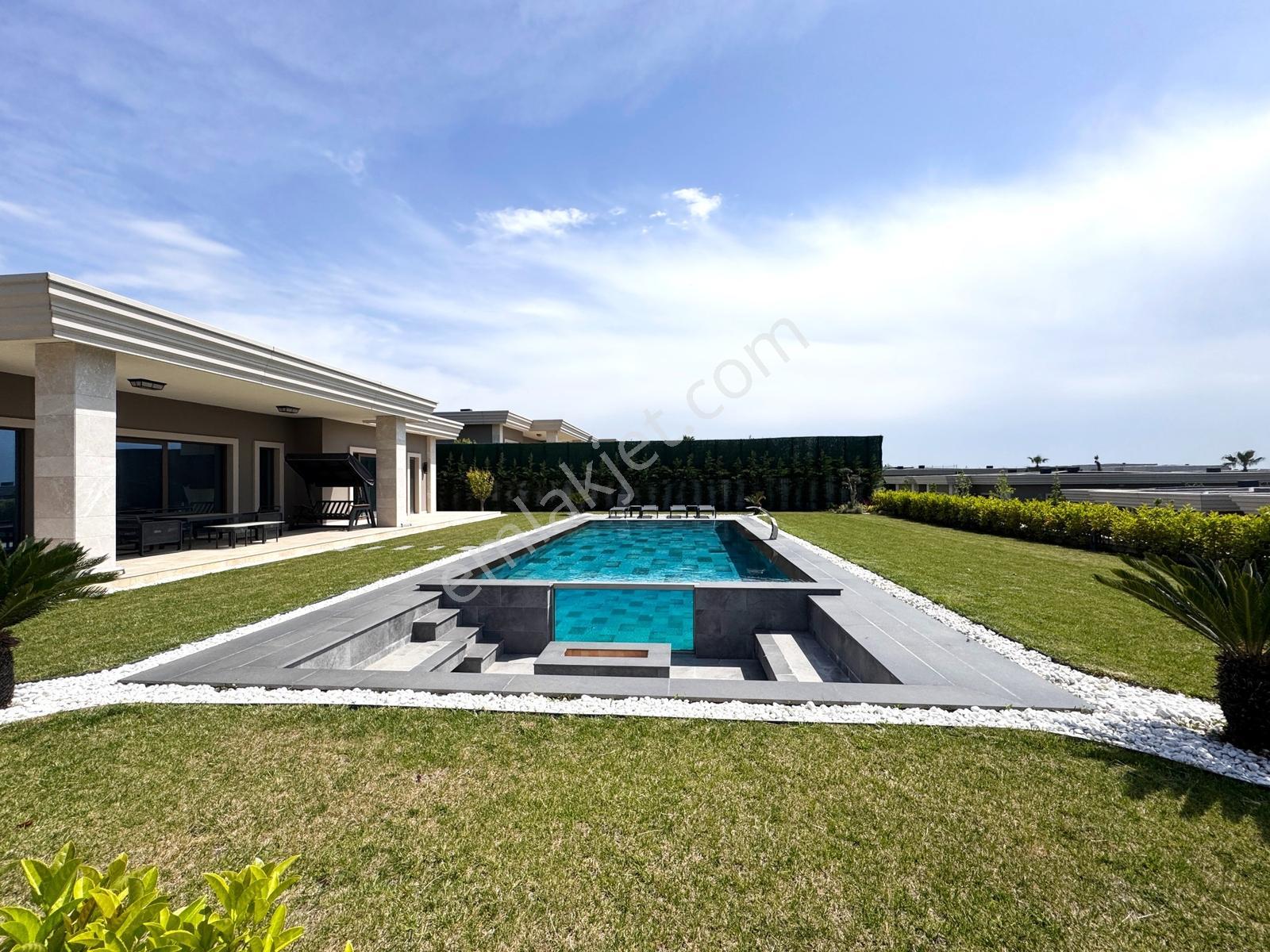 Didem Durukan'dan Göl İstanbul'da Satılık 6+1 Eşyalı Villa - Görsel 27