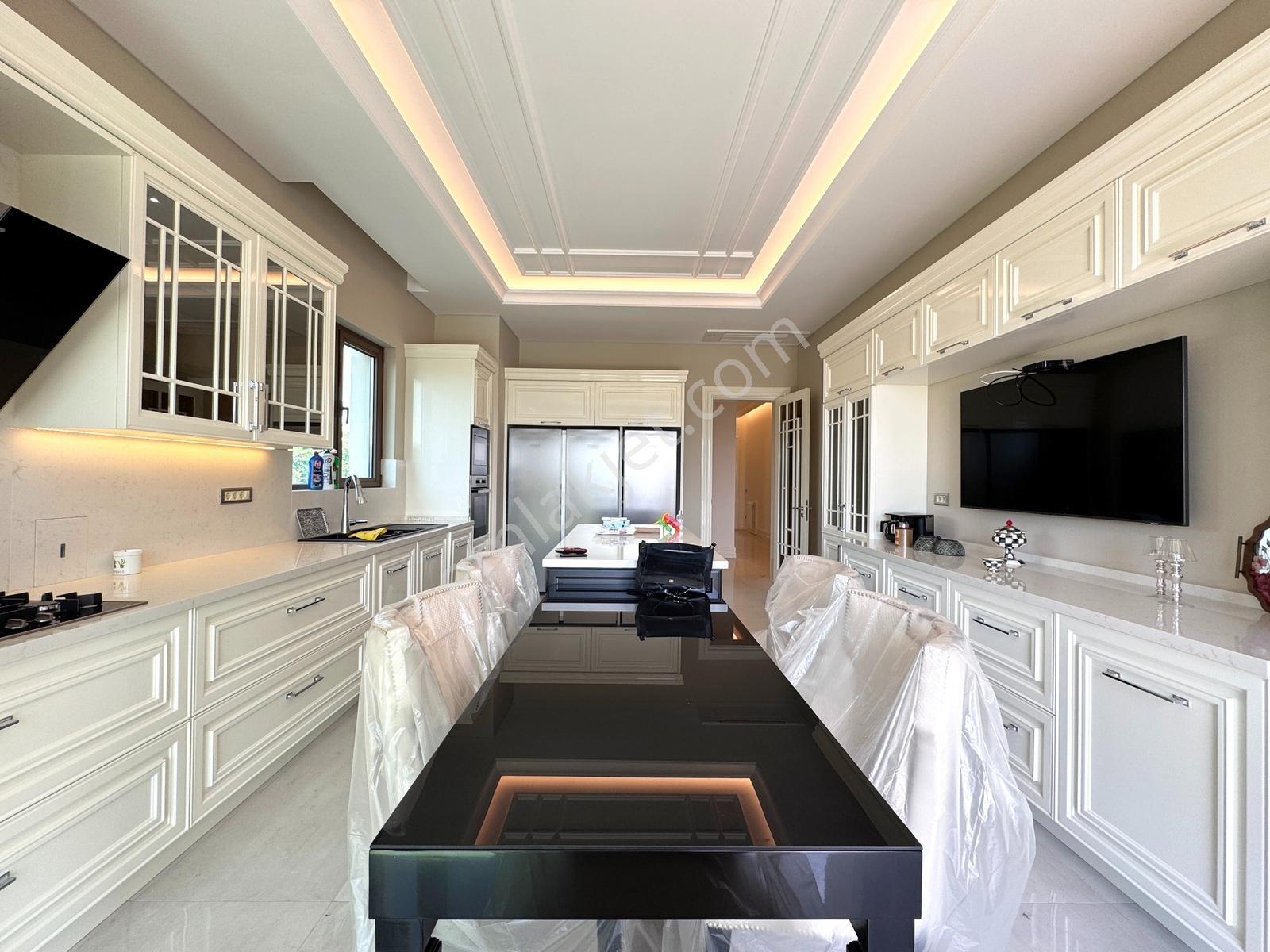 Didem Durukan'dan Göl İstanbul'da Satılık 6+1 Eşyalı Villa - Görsel 14