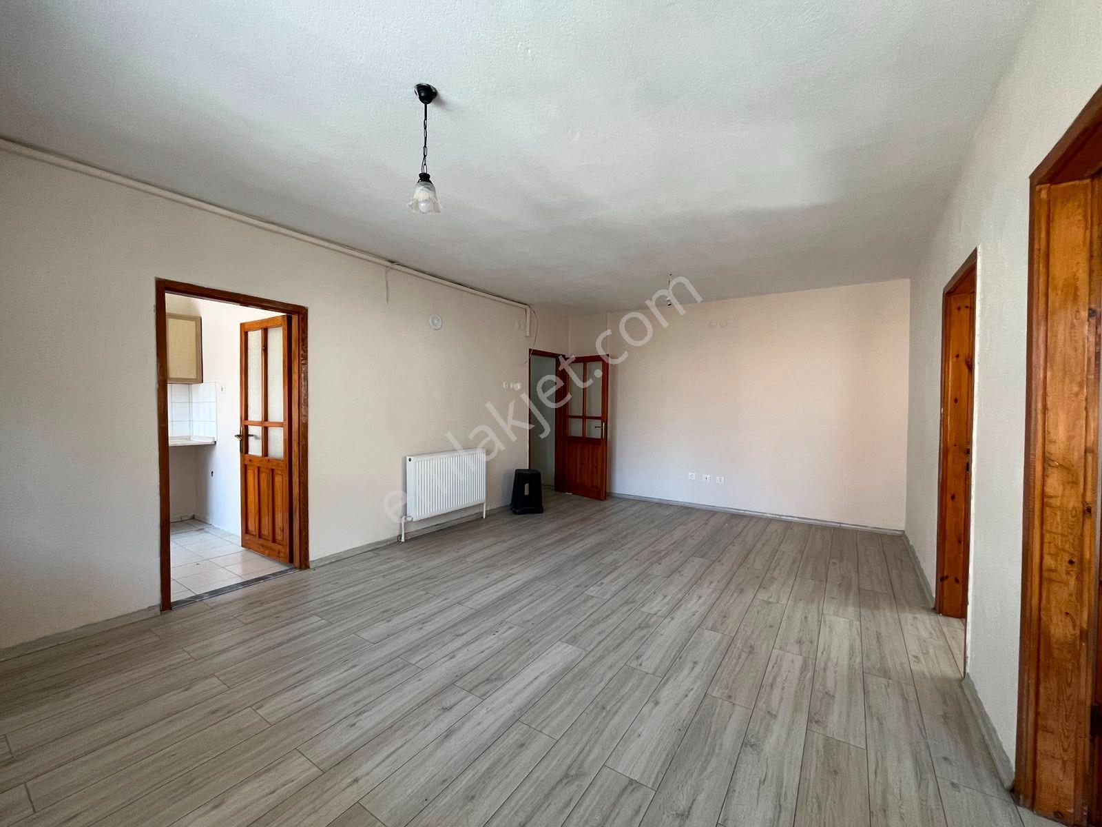 Tuzcumurat Belediye Konutlarında 2+1 Kiralık Daire - Görsel 8