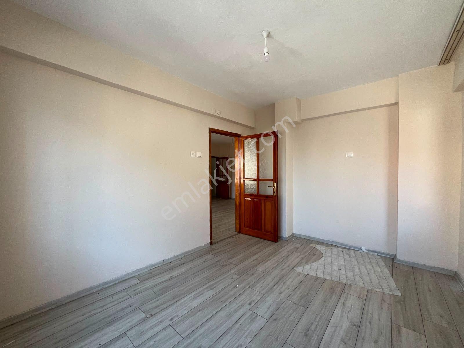 Tuzcumurat Belediye Konutlarında 2+1 Kiralık Daire - Görsel 15