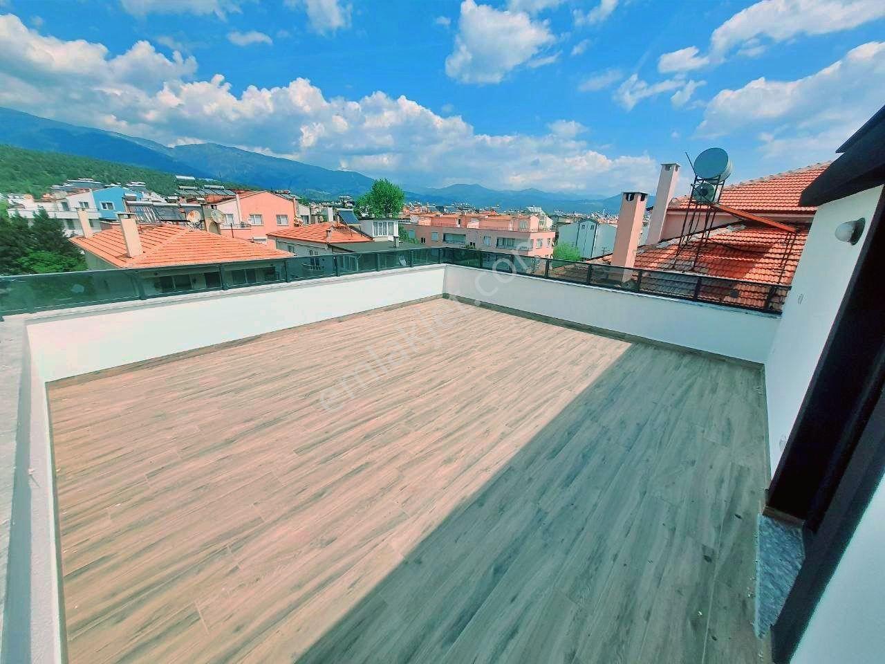Uytundan Akçay-güre Arası Cemiltemelde Denize 500 Mt. 2+1dubleks