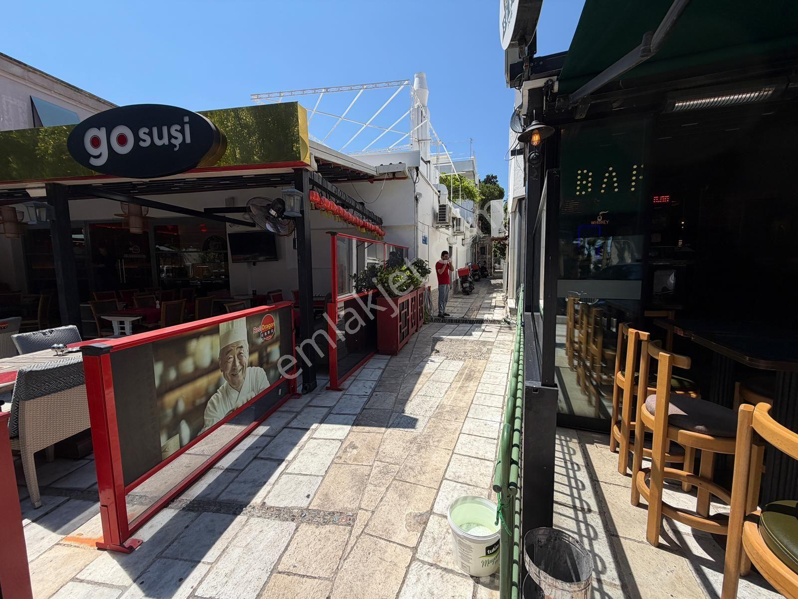 Marina Da Bahçeli Ve Avlulu Şirin Bodrum Evi - Görsel 19