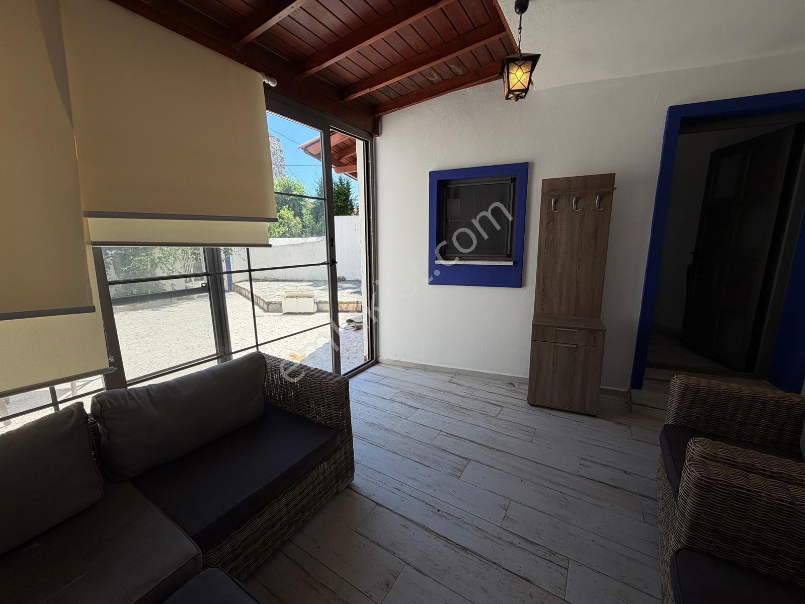 Marina Da Bahçeli Ve Avlulu Şirin Bodrum Evi - Görsel 11
