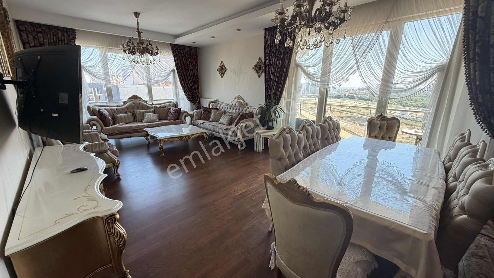Çiğdem Emlak'tan Hipodrom Ve Deniz Manz 3,5+1 Eşyalı Kiralık - Görsel 6