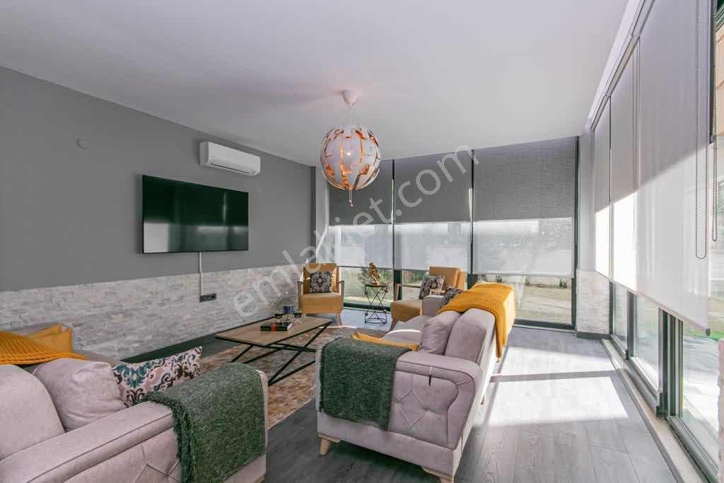 Şirinyalının Kalbinde Özel Bahçe Kullanımlı 3+1 Satılık Daire