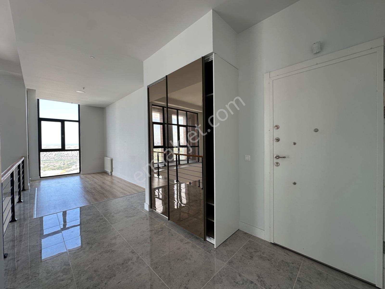 Bahçeşehir Akzirve Strada Özel Loft Daire 4+1 Satılık Teraslı - Görsel 30