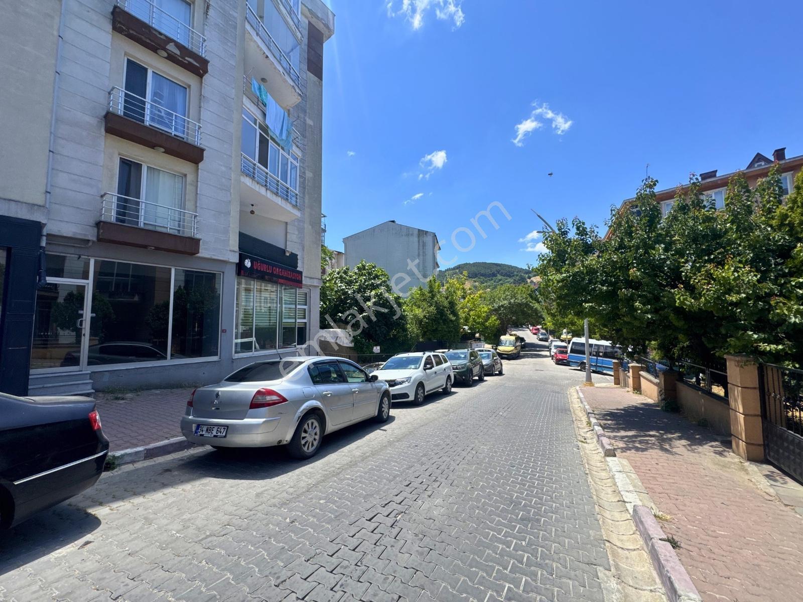 Çatalca Merkez'de Geniş Vitrinli 65 M² Kiralık Dükkan / Ofis - Görsel 4