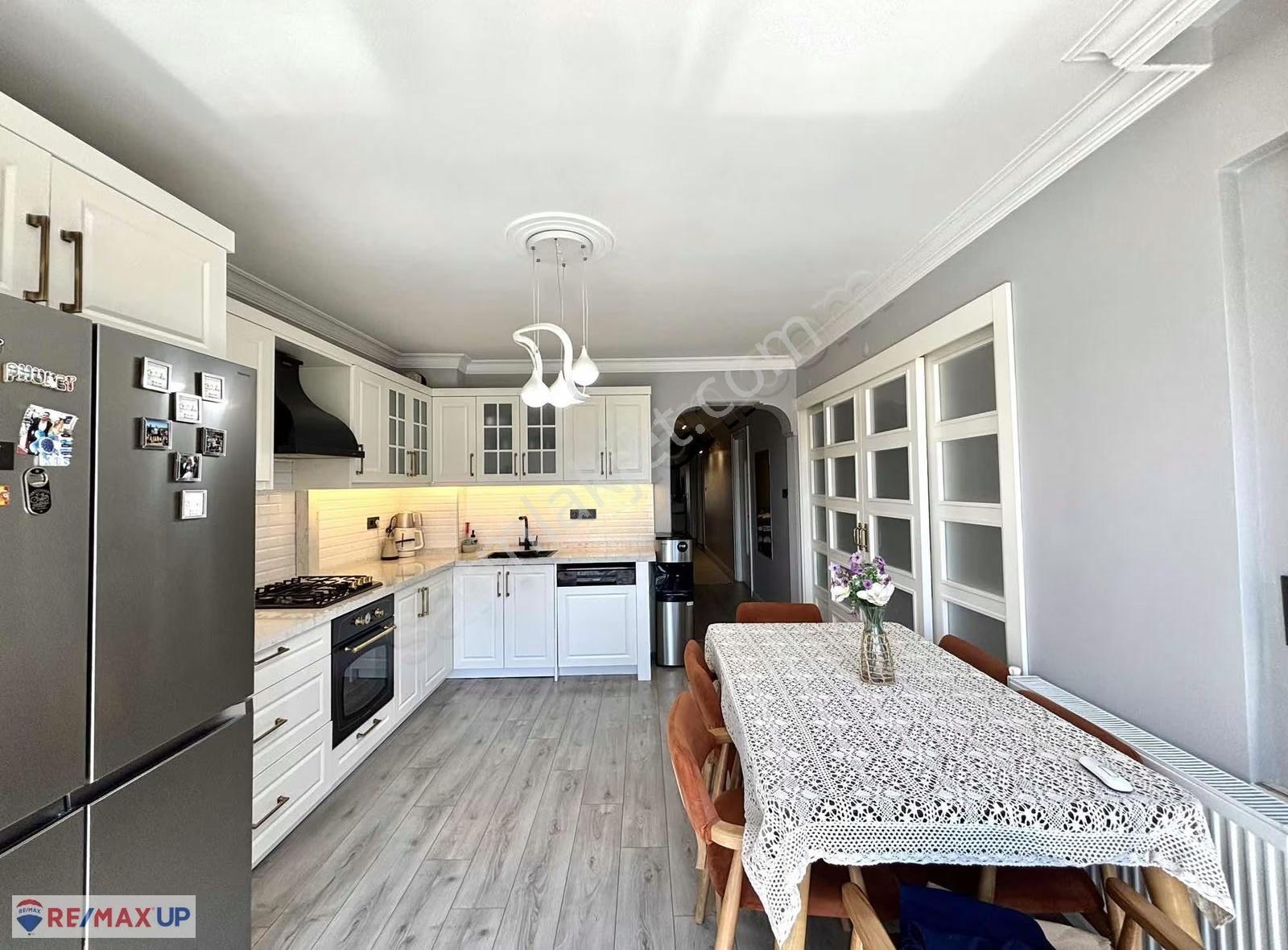 Efelerde 154 M² | Çift Cephe | Otoparklı | Ebeveyn Banyolu 3+1 - Görsel 10