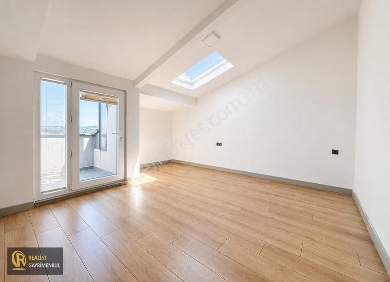 Muhteşem Dublex Daire Yüksek Tavanlı 5+2 Deniz Manzaralı - Görsel 31