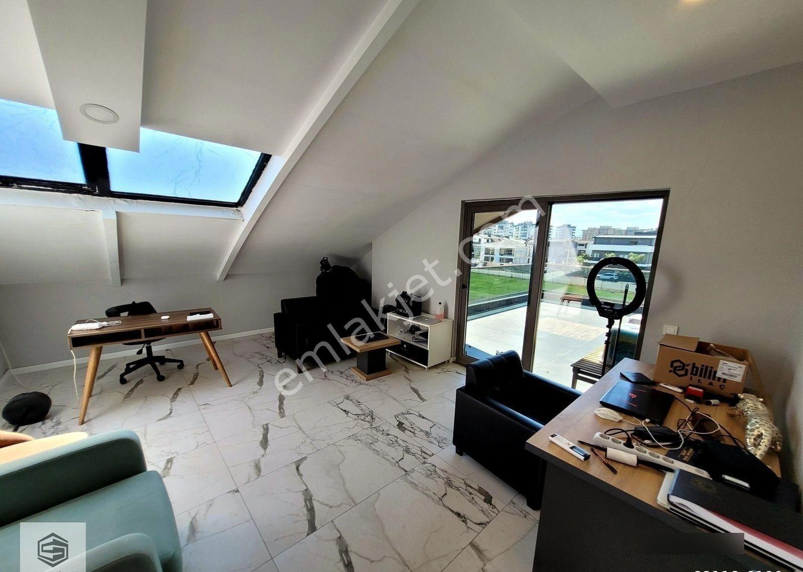 Kundu Turizm Yolunda 7+1 Havuzlu - Doğalgazlı Tripleks Villa - Görsel 19