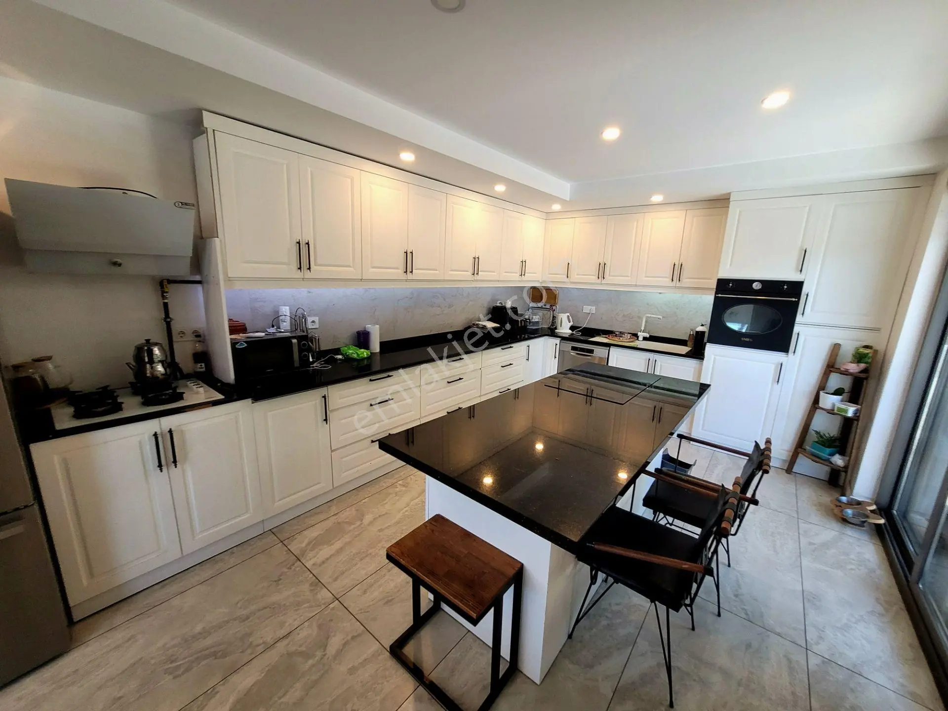 Kundu Turizm Yolunda 7+1 Havuzlu - Doğalgazlı Tripleks Villa - Görsel 2