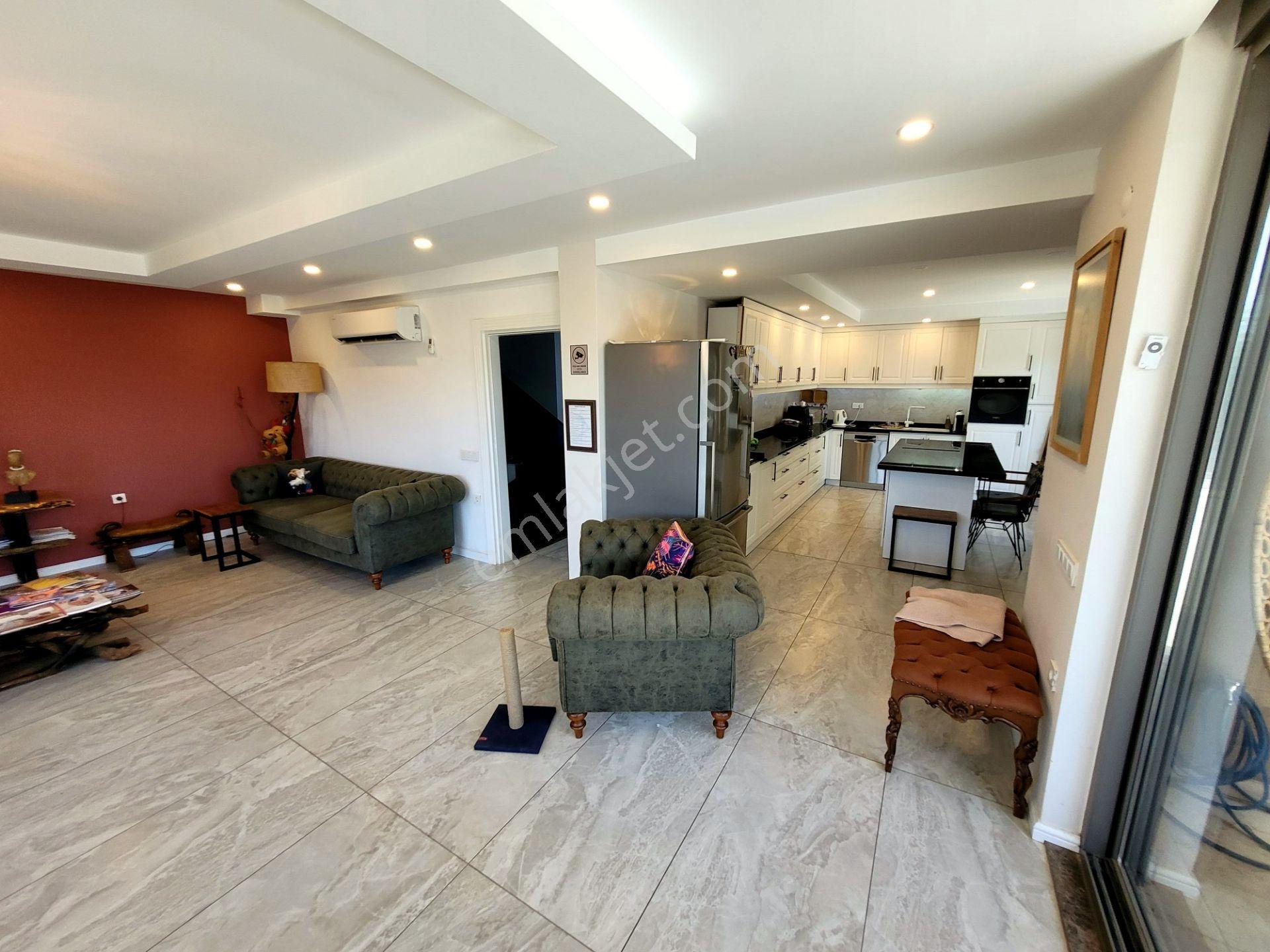 Kundu Turizm Yolunda 7+1 Havuzlu - Doğalgazlı Tripleks Villa - Görsel 15