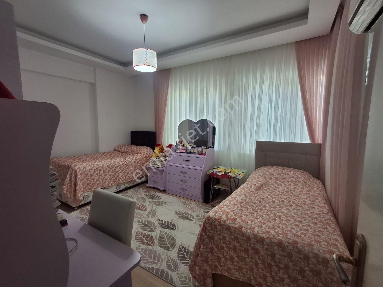 "çağlayan'da 3+1 180 M2 Ayrı Mutfaklı /asansörlü /faleze Yakın - Görsel 3