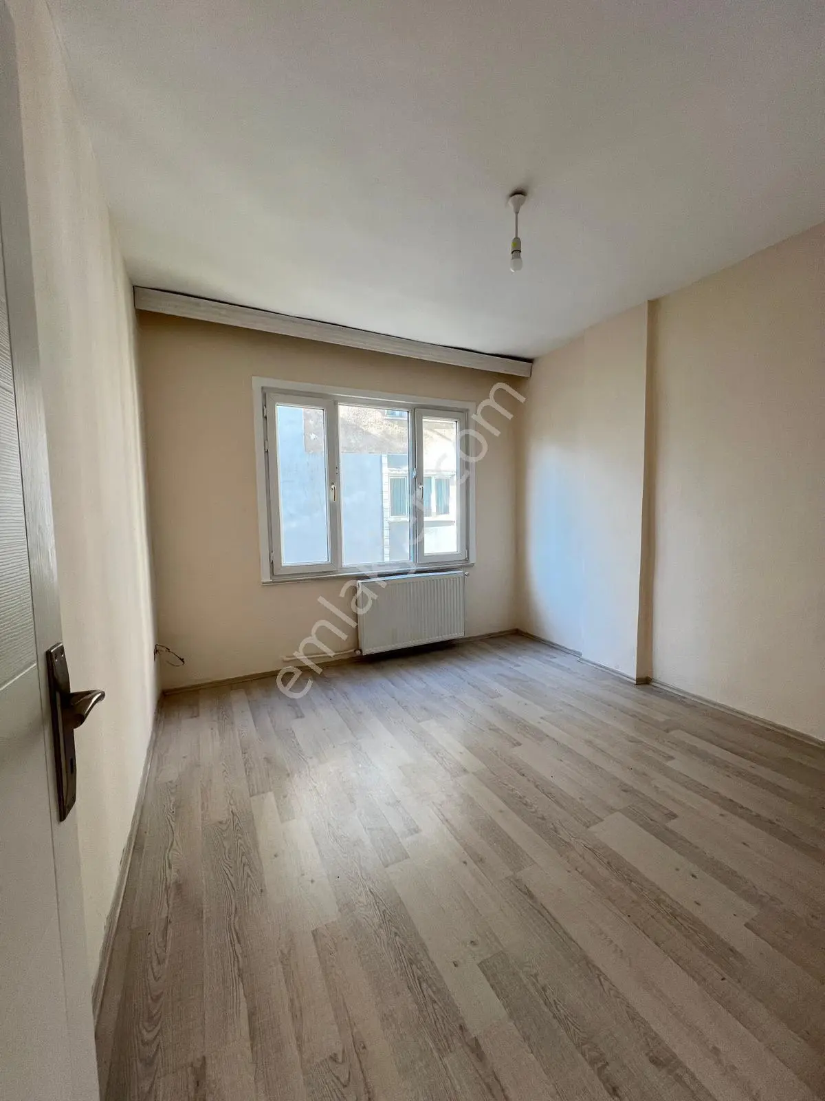 Kentmax Emlak'tan Çarşı Merkez 3+1 Kiralık Daire - Görsel 2