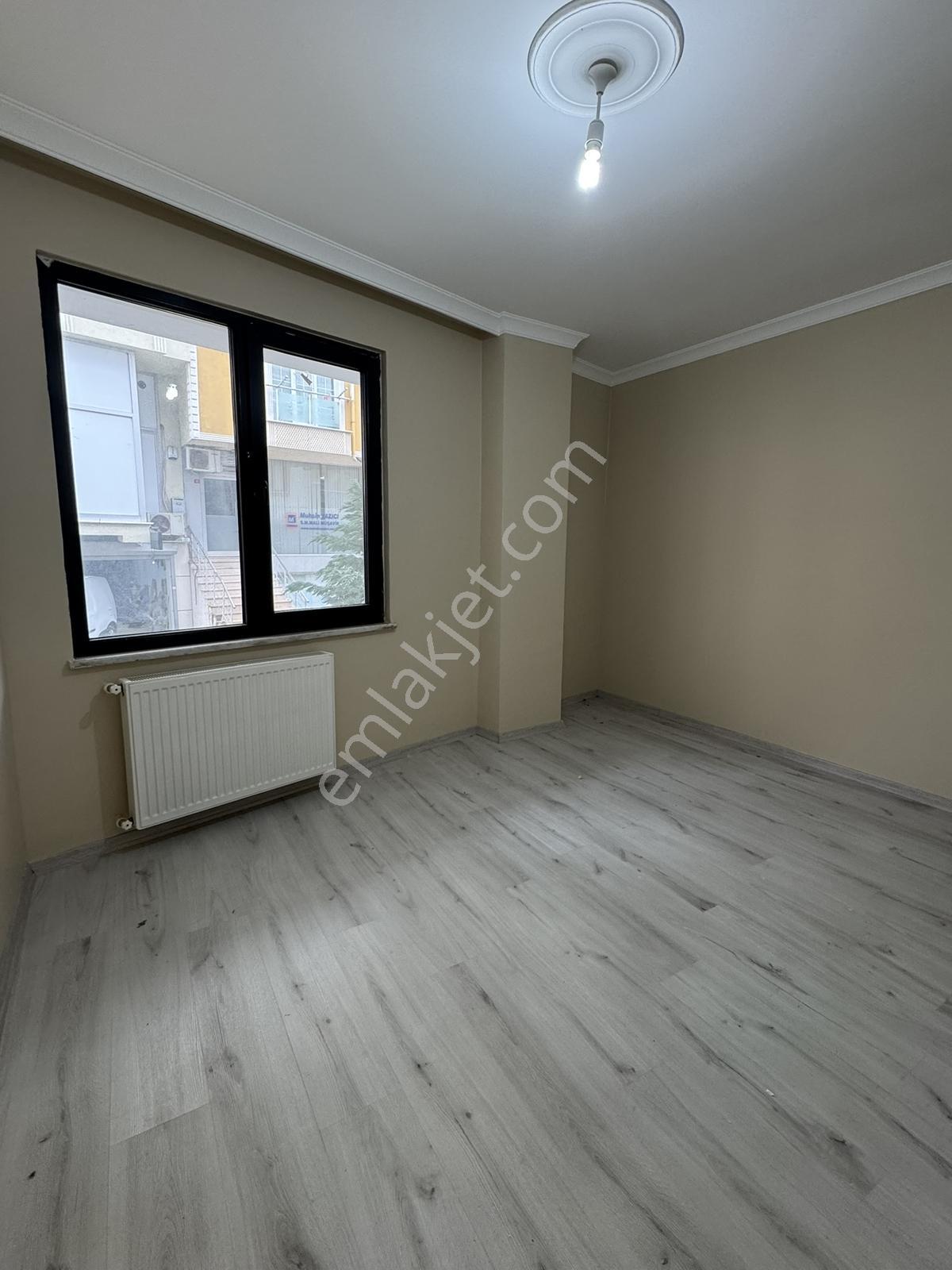 Çekmeköy M.akif Mah. Metroya Komşu 2+1 Balkonlu Daire - Görsel 13