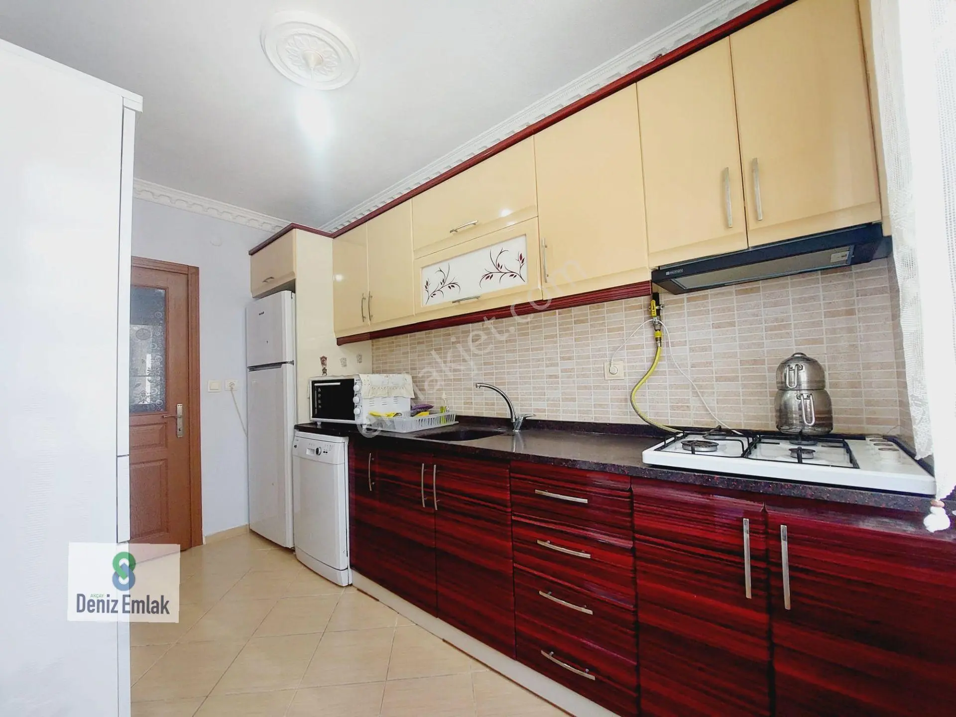 Altınkum'da Kiralık 2+1 Eşyalı Ve Bakımlı Daire - Görsel 3