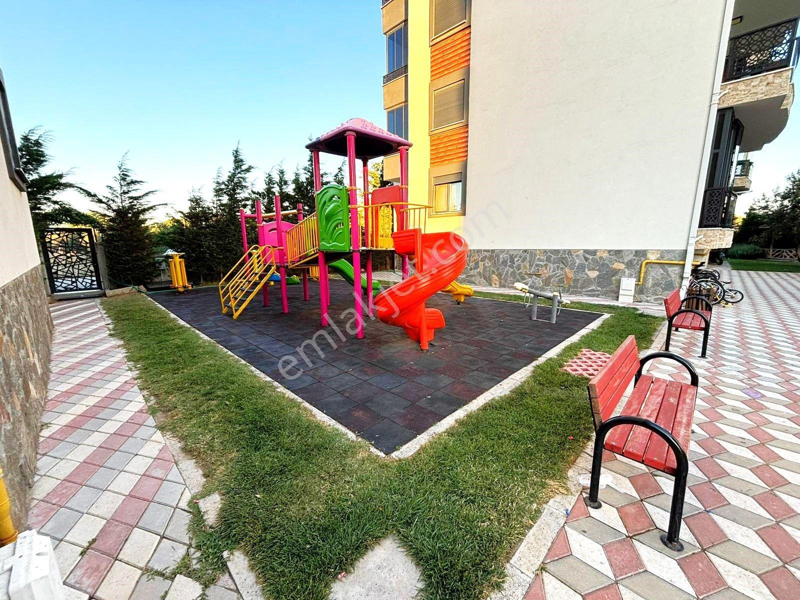 Aygül'den Burhaniye'de Full Kredili Site İçi Havuzlu Ebeveyn Banyolu Cam Balkonlu 3+1 Satılık Daire - Görsel 33
