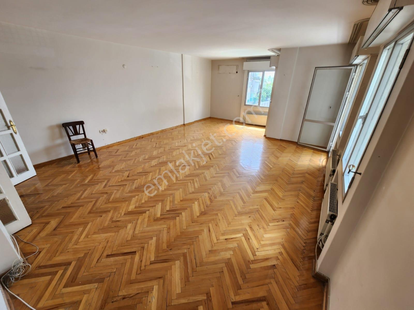 Bostanlı'da Kiralık 3+1 Daire, Merkez Konum, 120m² - Görsel 17