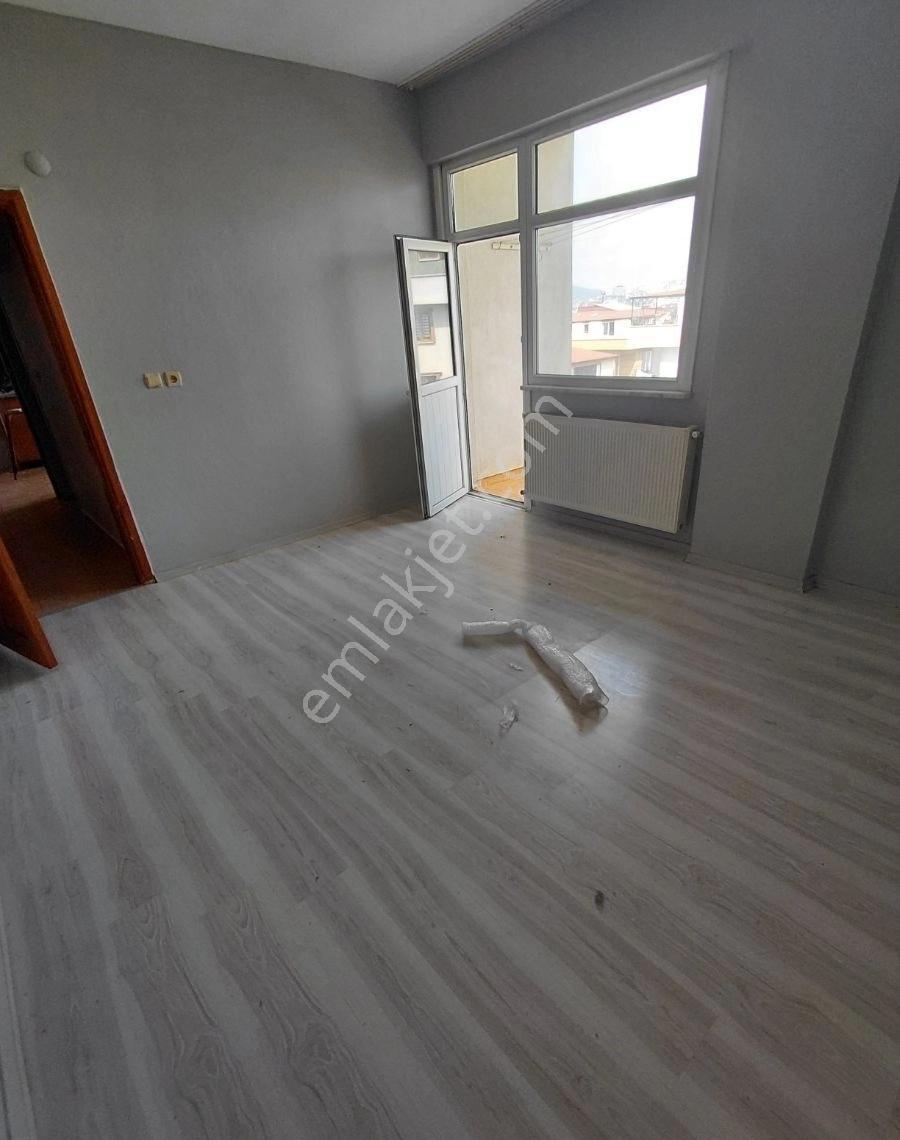Merkezi Lokasyonda Cok Harika Kullanışlı Ferah Daire - Görsel 3