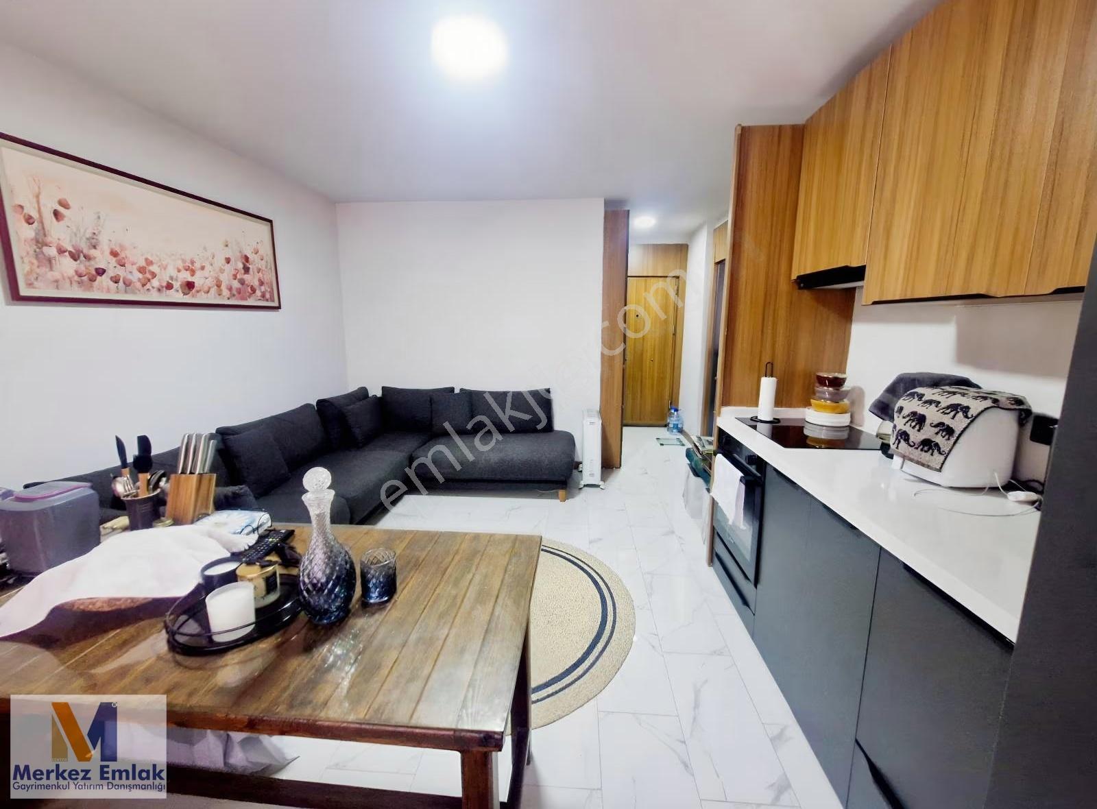 Dikili'de Site İçi, Havuzlu, Full Eşyalı Kiralık 1+1 Daire - Görsel 8