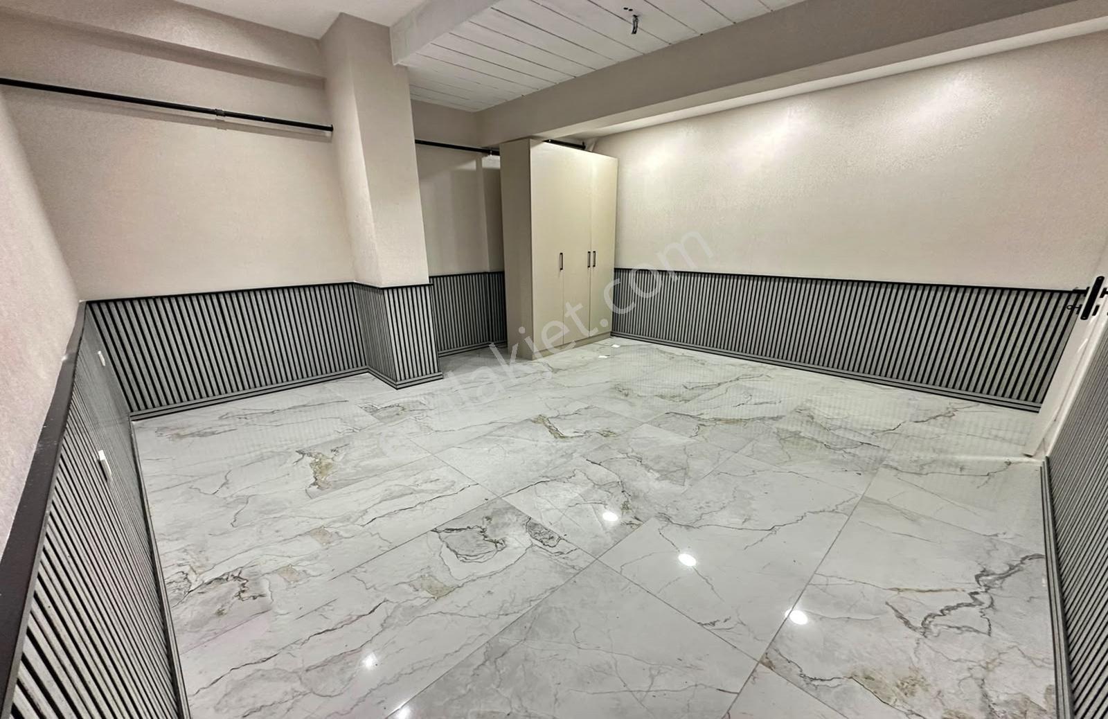 İncek'te Plaza İçerisin'de Her İşe Uygun Kiralık Ofis - Görsel 21