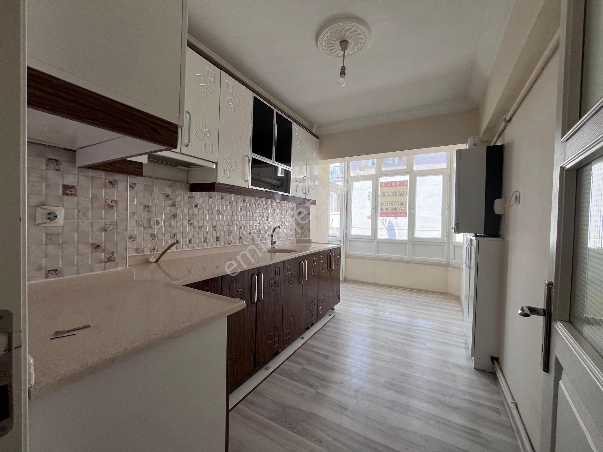 Ankara Kazanç'tan Yapılı Ara Katta Yapılı Mükemmel Konumda Kiralık 3+1 Daire - Görsel 9