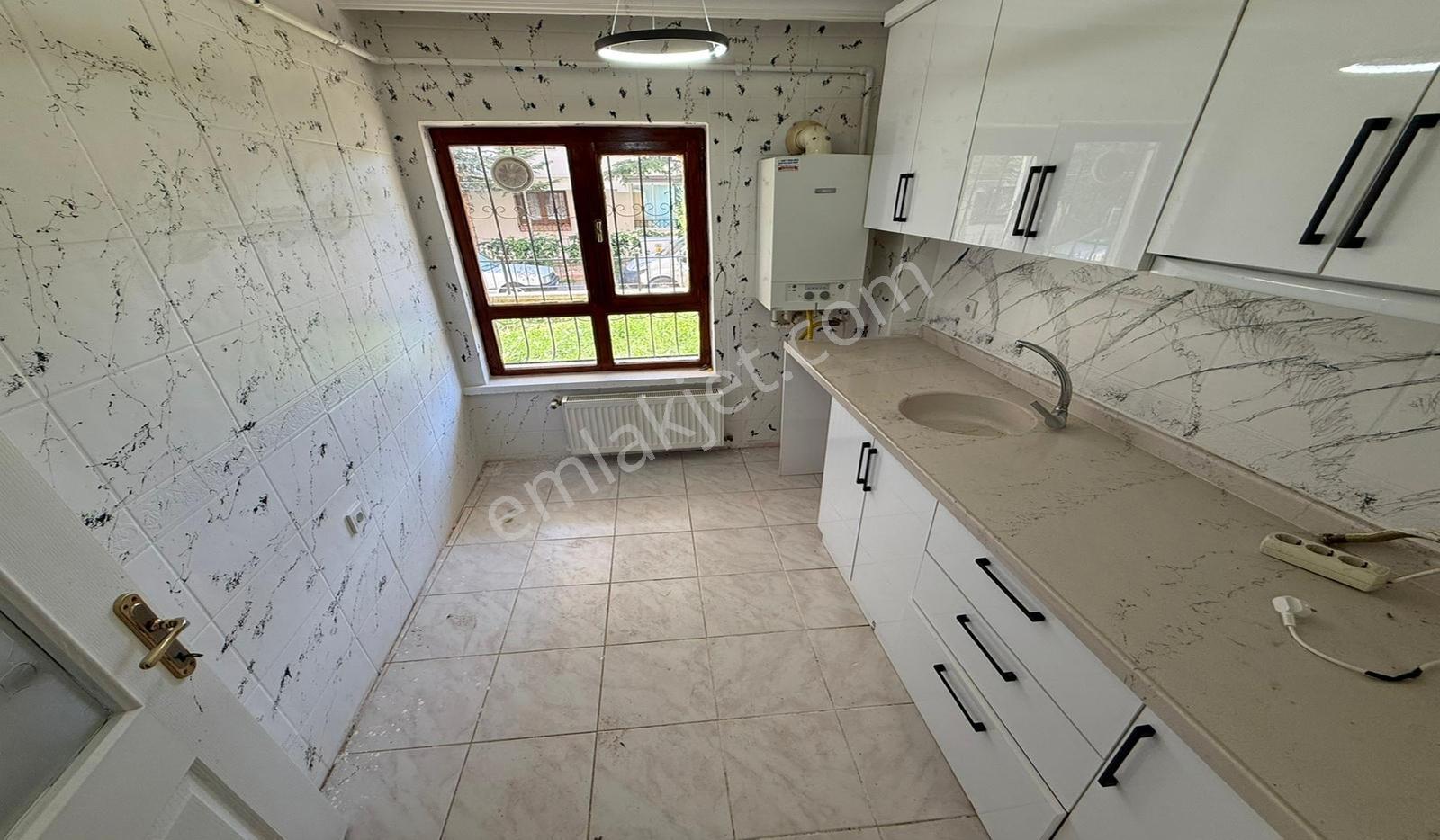 Bademlik Cadde Yakını 3+1 Yüksek Giriş Ön Cephe Full Yapılı - Görsel 13