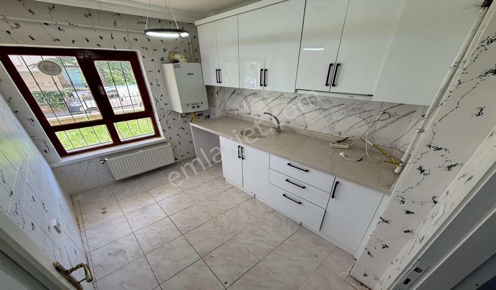 Bademlik Cadde Yakını 3+1 Yüksek Giriş Ön Cephe Full Yapılı - Görsel 3