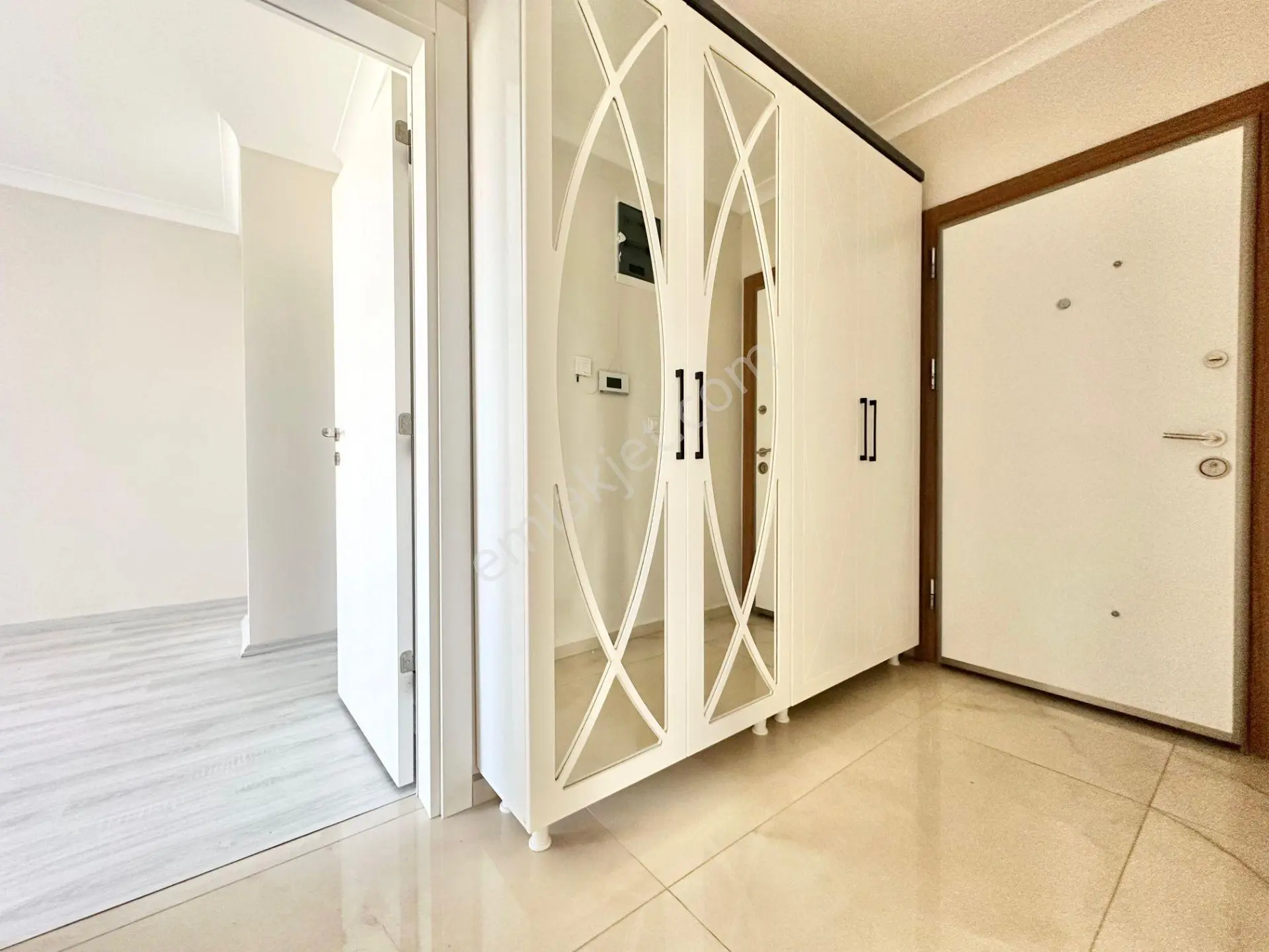 ⭐ay Emlaktan⭐altınkum'da Kombili Ayrı Mutfak Arakat Ebeveyn Banyolu Şık Tasarımlı Satılık 2+1 Daire - Görsel 31