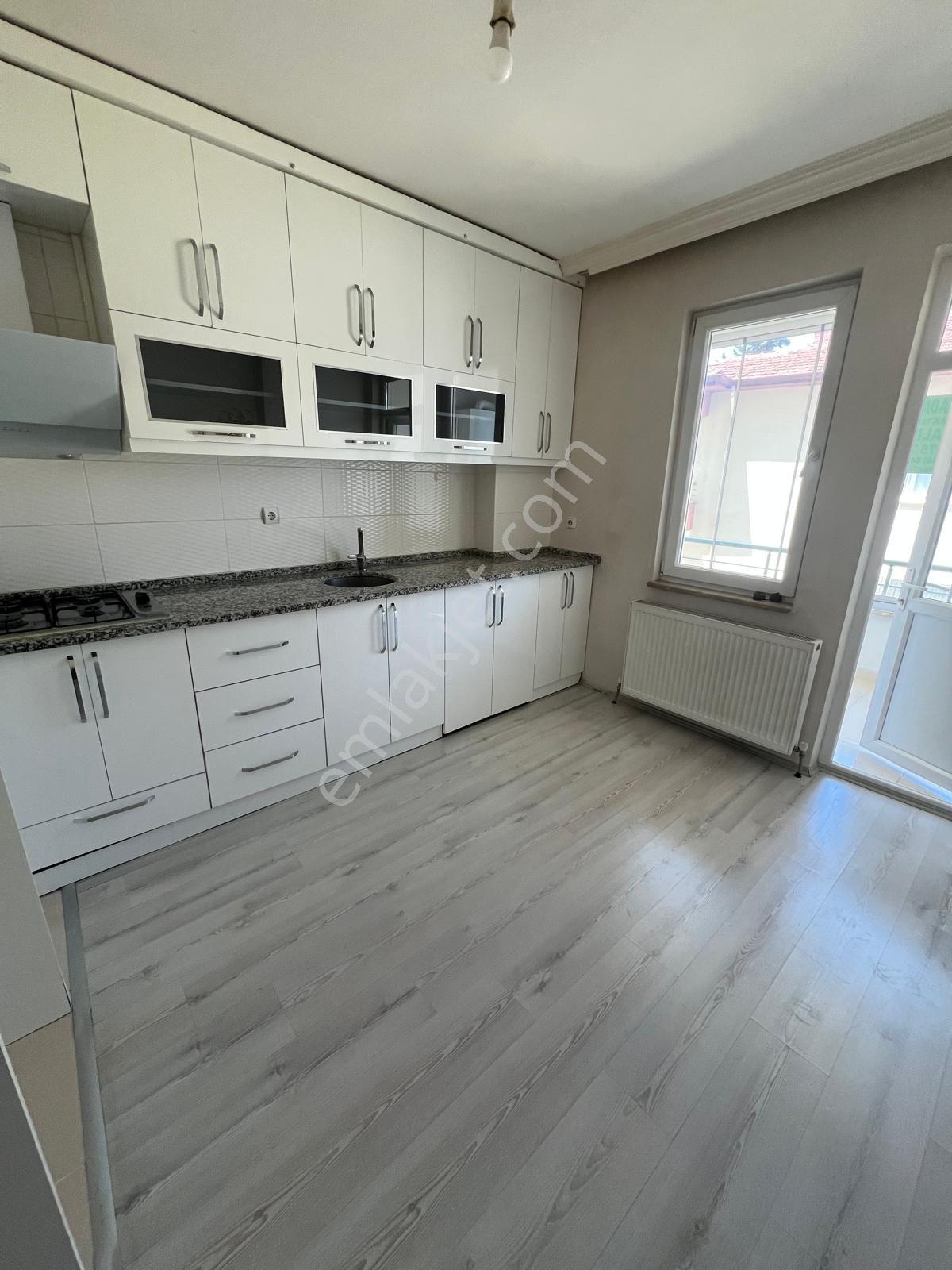 Arkadaş Emlaktan Bahçelievler Mah. Şenyurtta 3+1 Kiralık Daire - Görsel 3