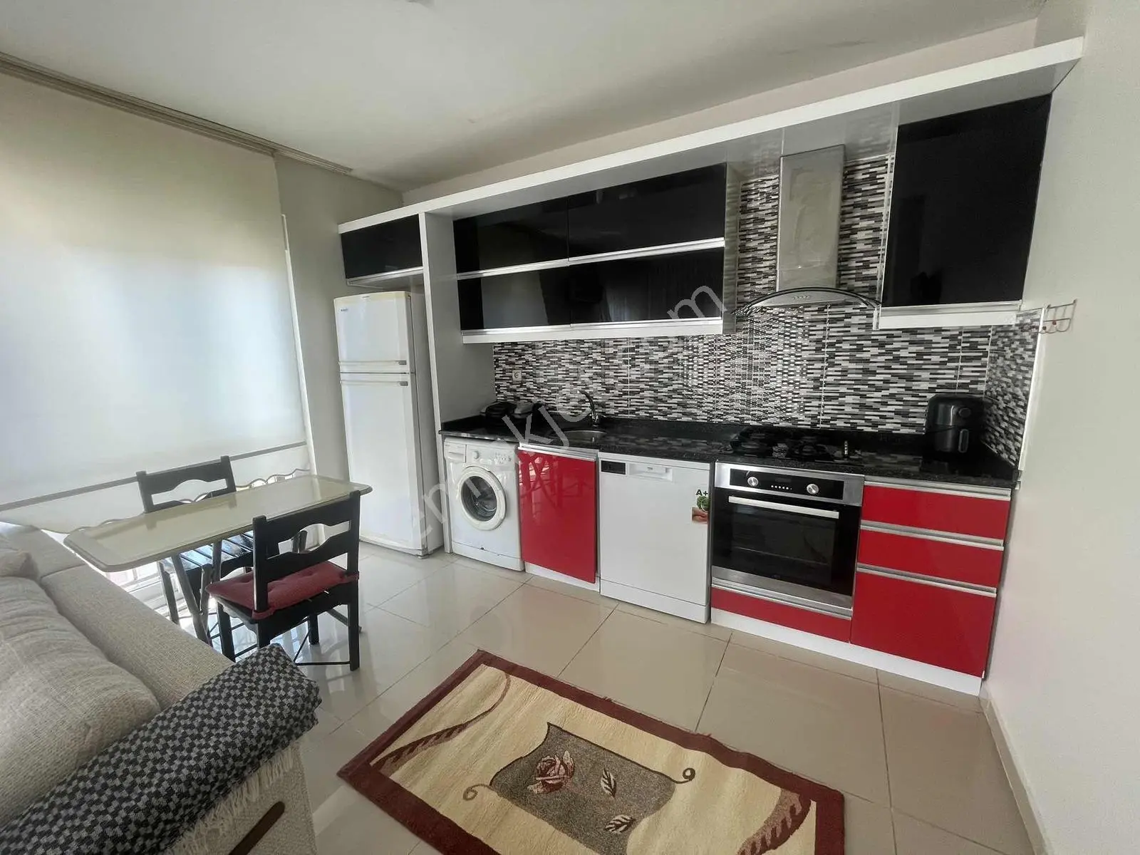 Cadde Üstü Full Eşyalı Teraslı Asansörlü 3+1 Kiralık Daire - Görsel 17