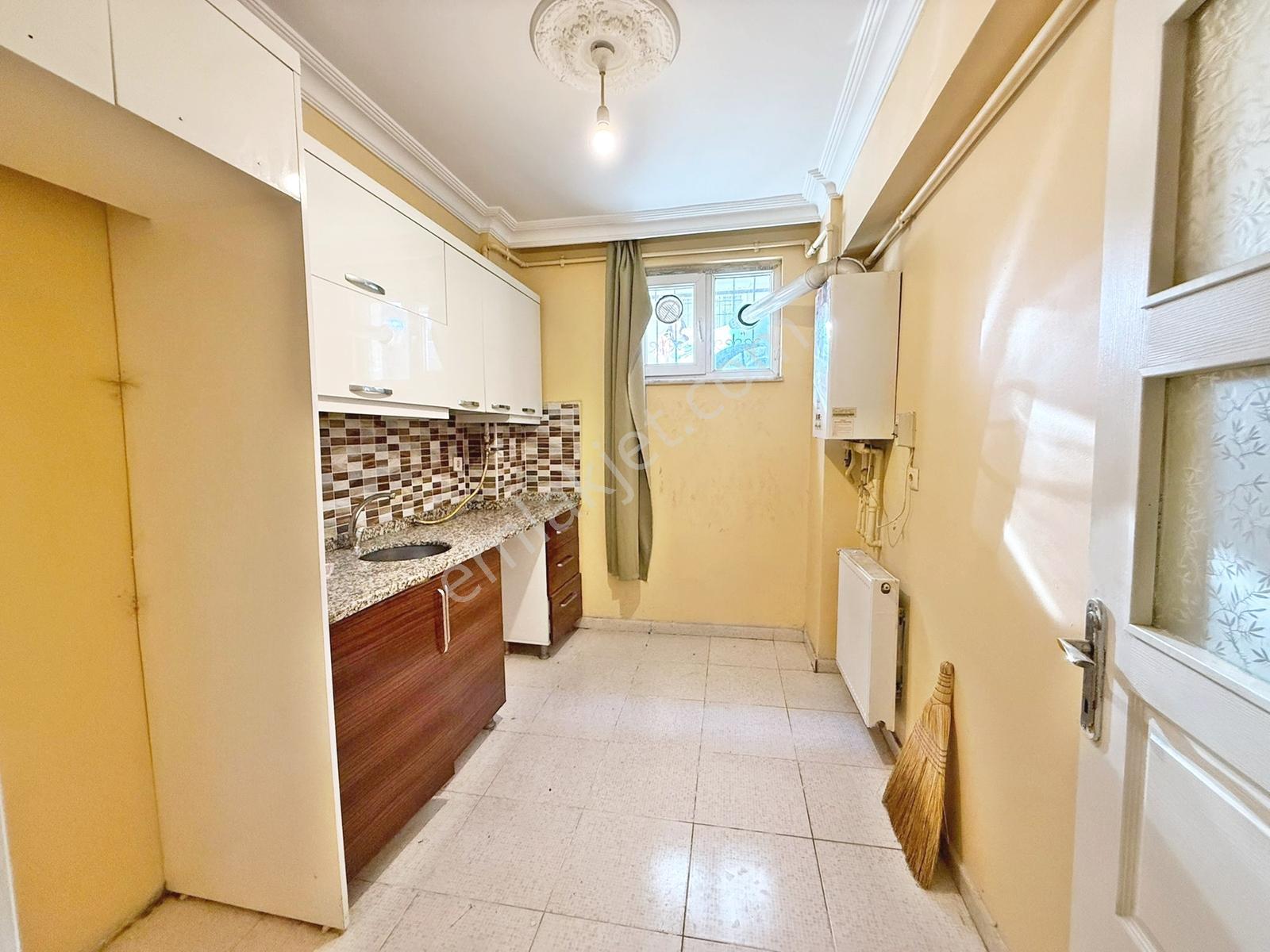 Alban Gyo'dan Metrobüse 11 Dk Bahçeli 100m² 2+1 Satılık Daire.!!
