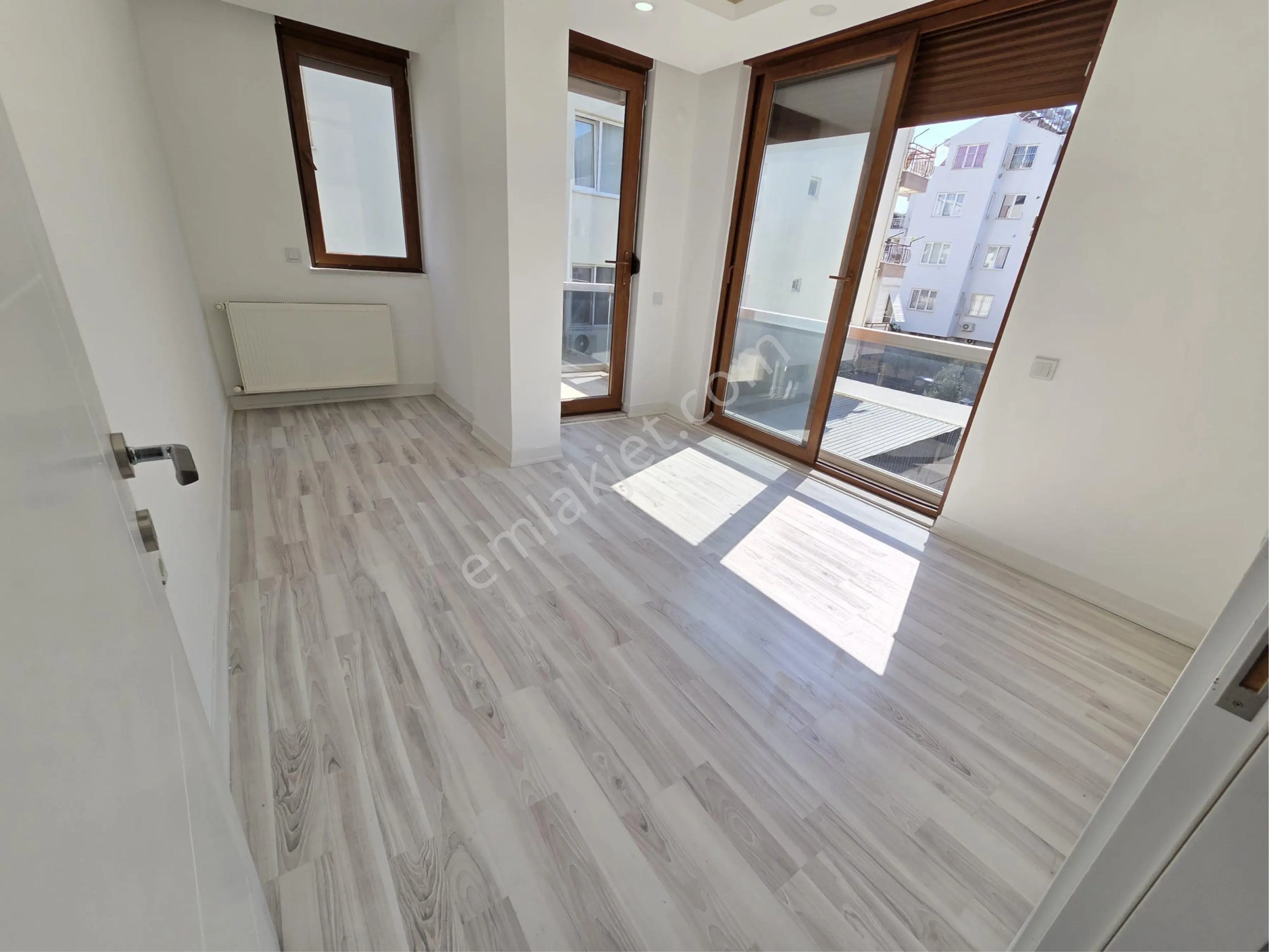 Antalya Konyaaltı Pınarbaşı Mahallesinde Doğalgaz Kombili 2+1 Daire - Görsel 24