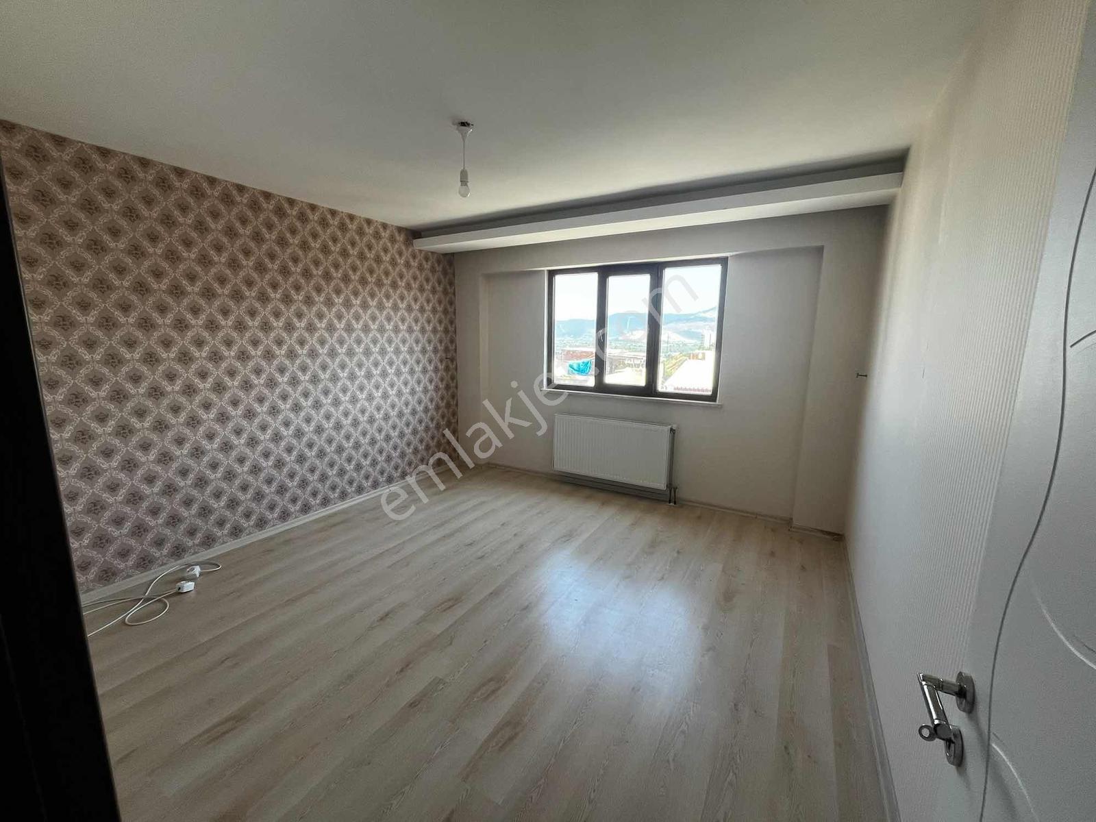 Kestel Vani Mehmette Site İçinde Yenilenmiş 3+1 Ara Kat Daire - Görsel 8