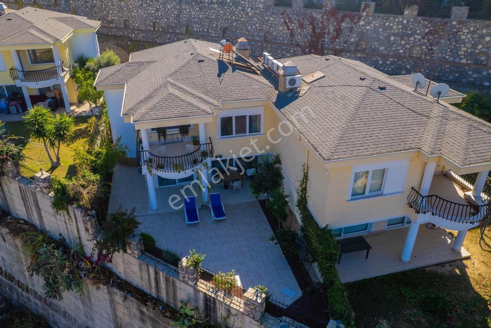 Kargıcakta Deniz Manzaralı Full Eşyalı 3+1 Dubleks Villa