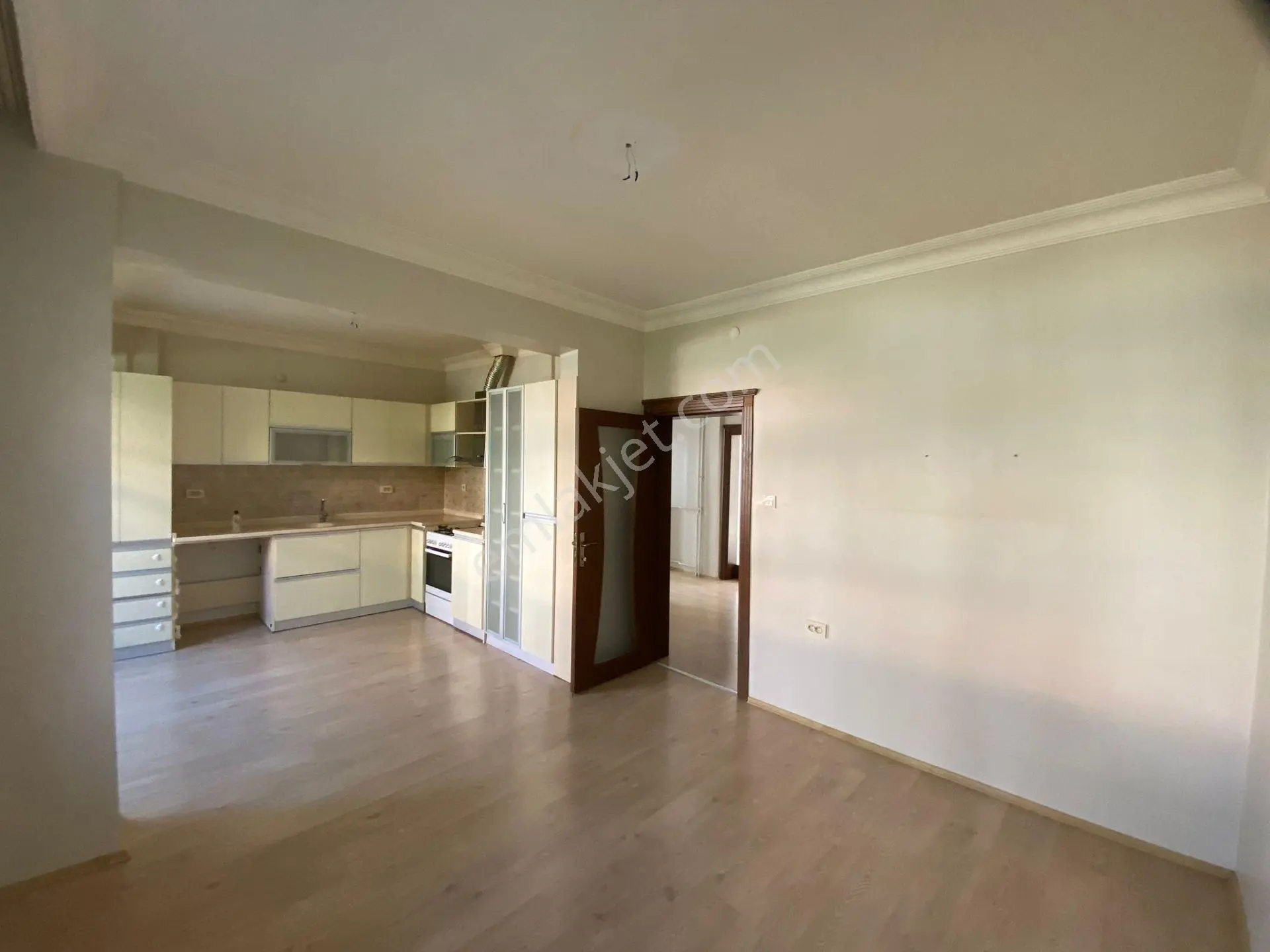 Muhtesem Konum'da Alavardı Mahde 4+1 Site İçi Kiralık Villa - Görsel 4