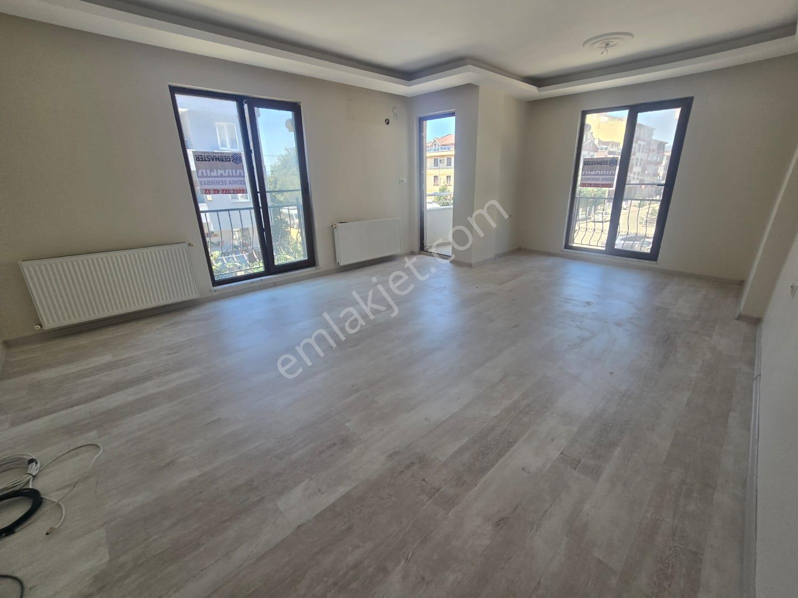 Atalar Mahallesi'nde 3+1 Net 125 M² | Yeni Boyalı | Bahçe İçinde - Görsel 12