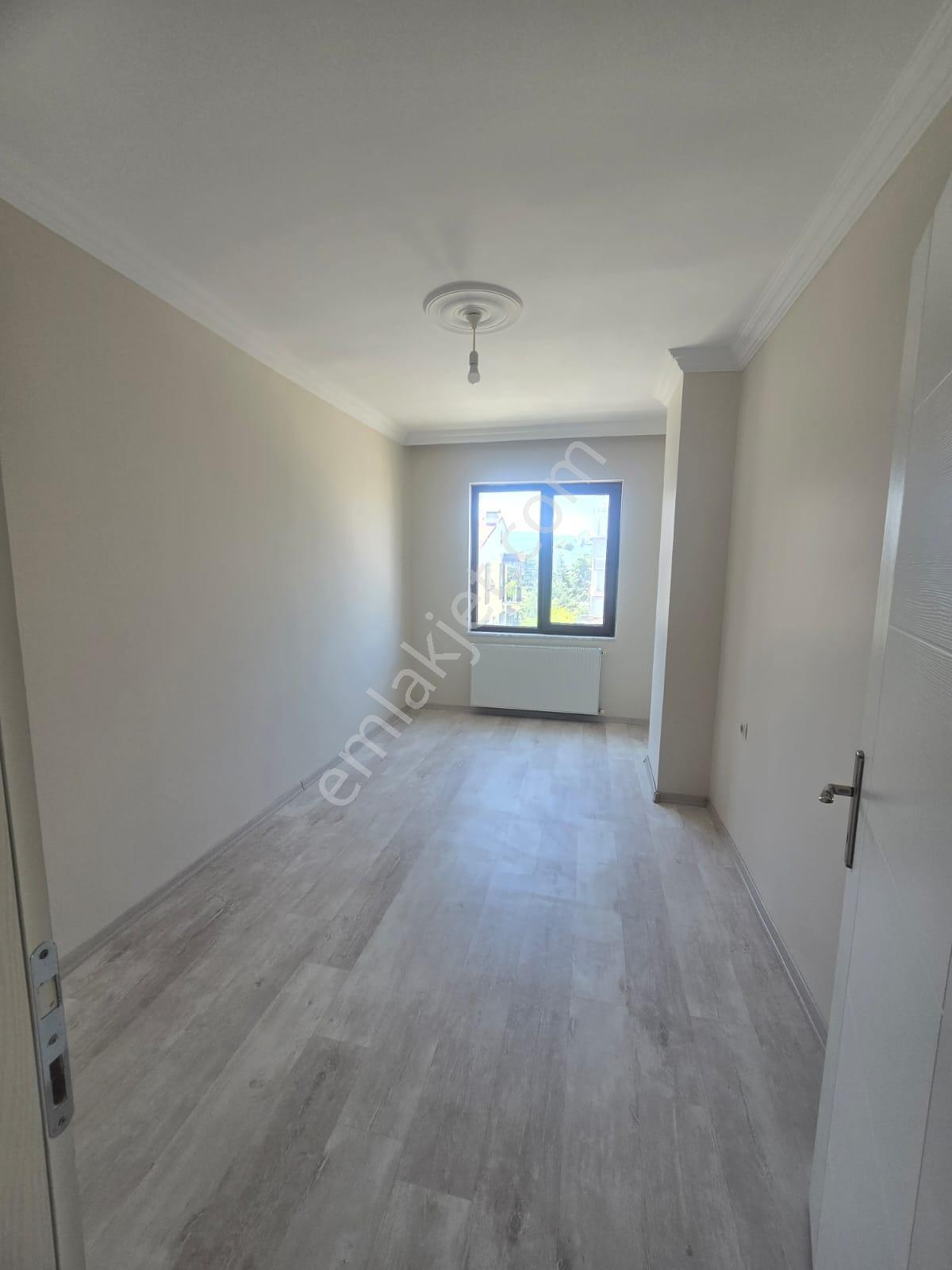 Atalar Mahallesi'nde 3+1 Net 125 M² | Yeni Boyalı | Bahçe İçinde - Görsel 3