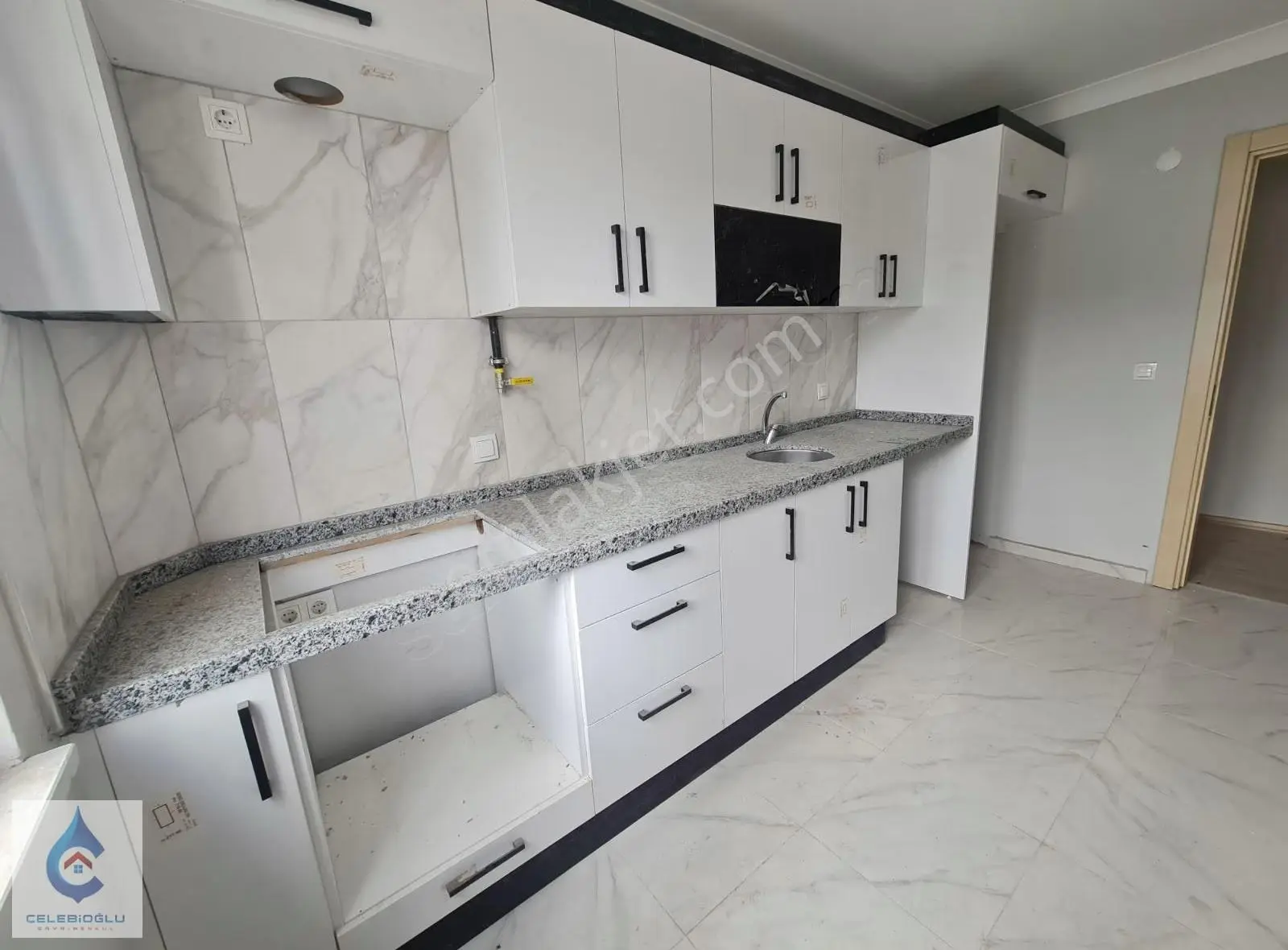 Gebze Adem Yavuz Cadde Üstü Arakat 2+1 Asansörlü Kiralık - Görsel 4