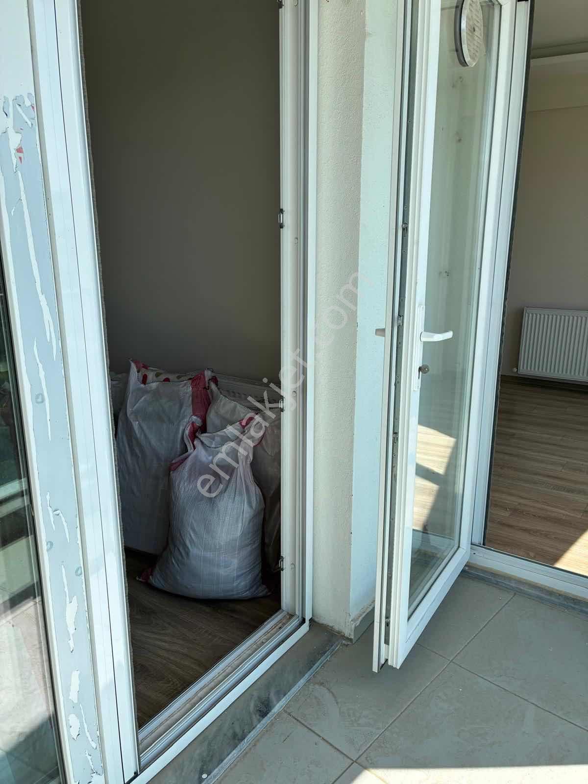 Emlak Center'dan Kiralık Muradiye Mah. 2+1 Açık Mutfak Arakat - Görsel 17