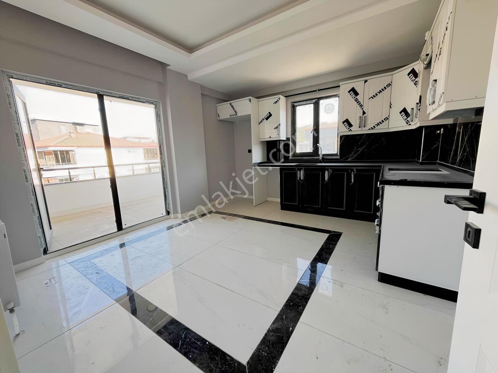 Yağmur Emlaktan Güney Cephe Önü Full Açık 3+1 Sıfır Daire