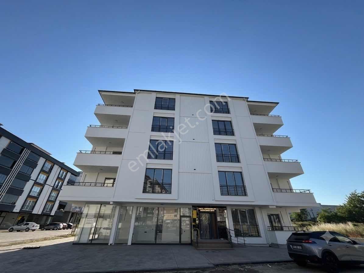Yağmur Emlaktan Güney Cephe Önü Full Açık 3+1 Sıfır Daire - Görsel 2