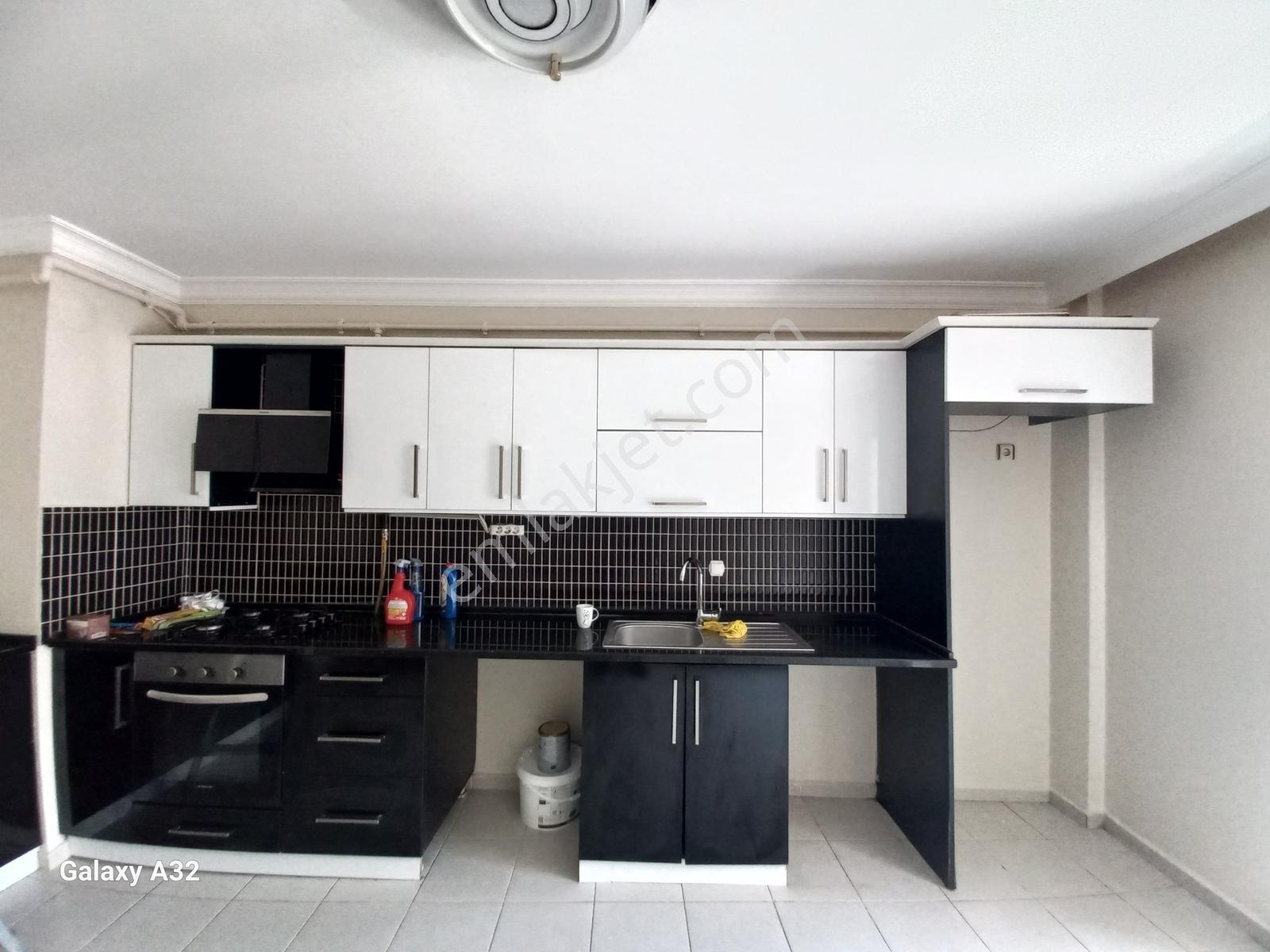 Buca Çamlıkule Mah. Merkezi Lokasyonda 3+1 Kiralık Daire - Görsel 6